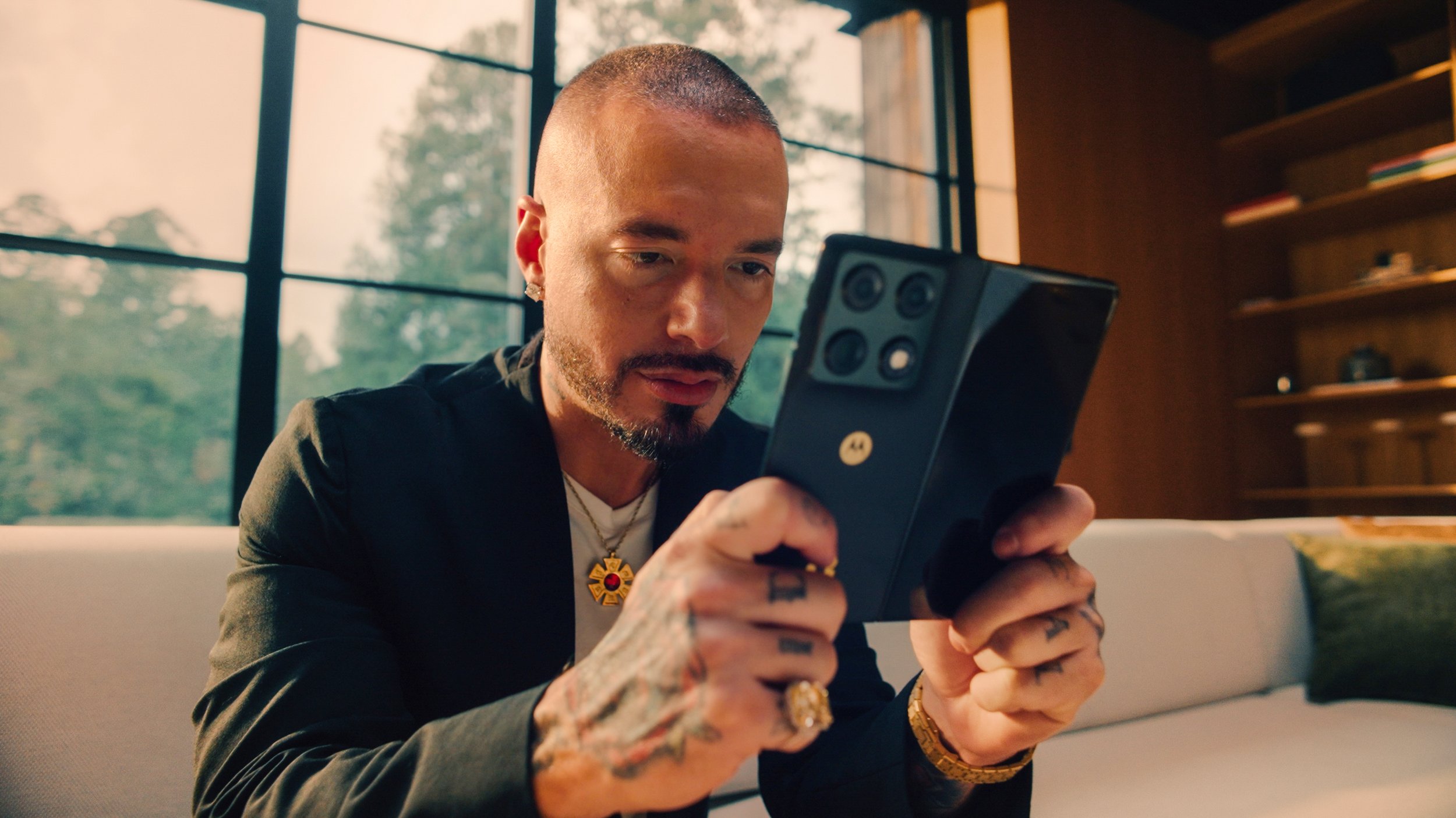 J. Balvin x Motorola