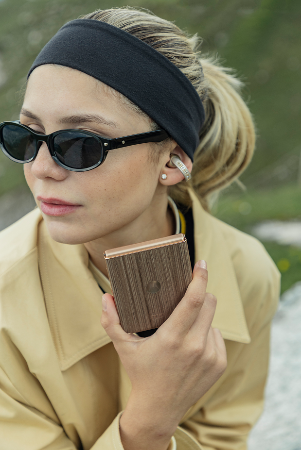 Swarovski x Motorola